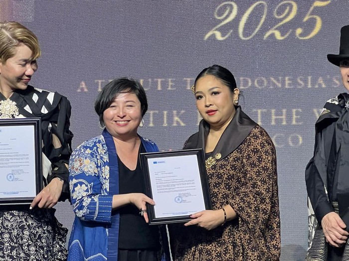 Era Soekamto terima penghargaan UNESCO