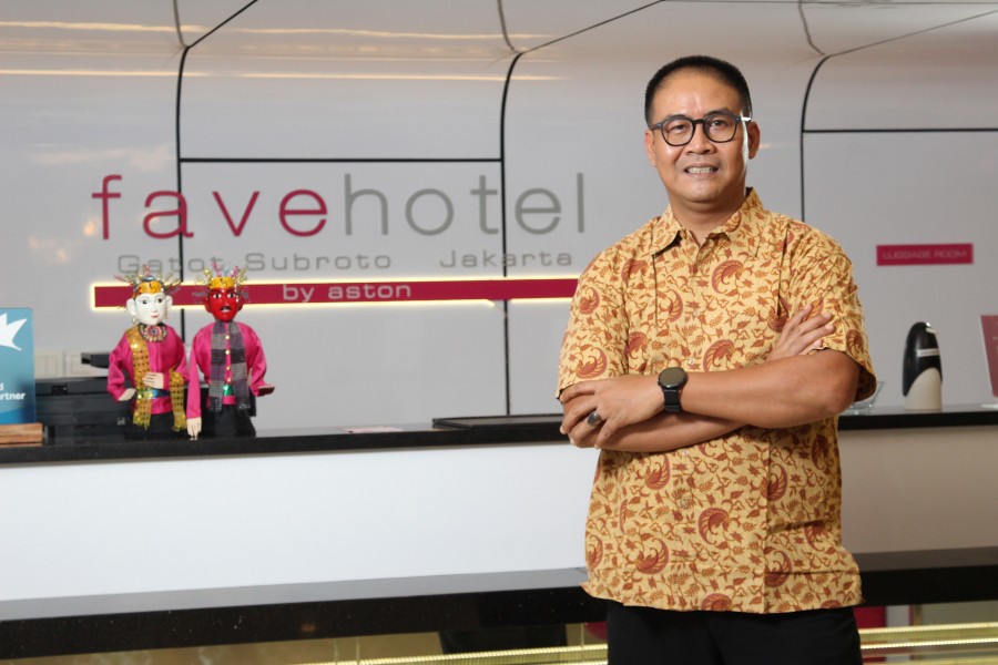 General Manager Fave Hotel Gatot Subroto, Nyoman Iswara, bicara batik, bajaj, dan boardroom.
