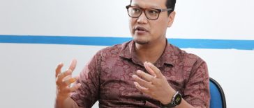 Agus Supriyono, Marketing Communication Coordinator Waringin Hospitality Hotel Group, bicara tentang profesinya dan batik.