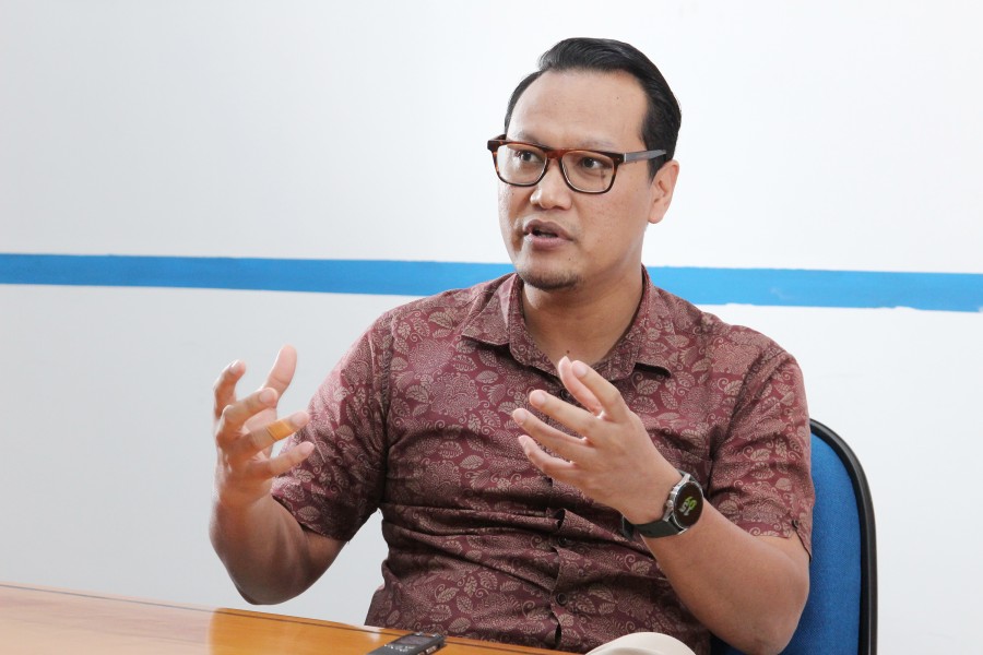 Agus Supriyono, Marketing Communication Coordinator Waringin Hospitality Hotel Group, bicara tentang profesinya dan batik.
