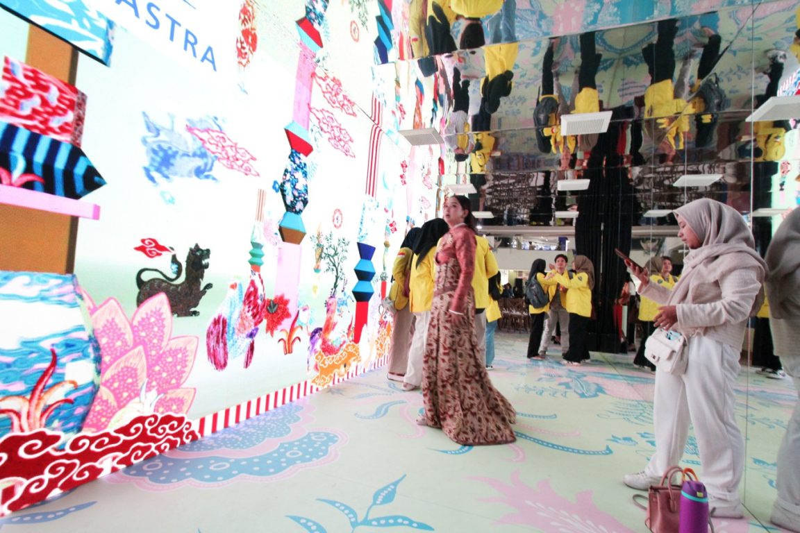Gelar Batik Nusantara 2025 soroti Batik Merawit Cirebon dan libatkan Gen Z lewat pameran interaktif, fun run, hingga parade busana kontemporer.