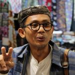 Abdul Syukur, pembatik muda, berjuang menjaga makna batik sebagai warisan budaya penuh filosofi di tengah arus pasar yang instan.