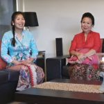 Dari koleksi pribadi hingga jadi jembatan budaya, kisah Ibu Nani Djojo pemilik Ageng Batik menghidupkan batik tulis di tengah era digital.