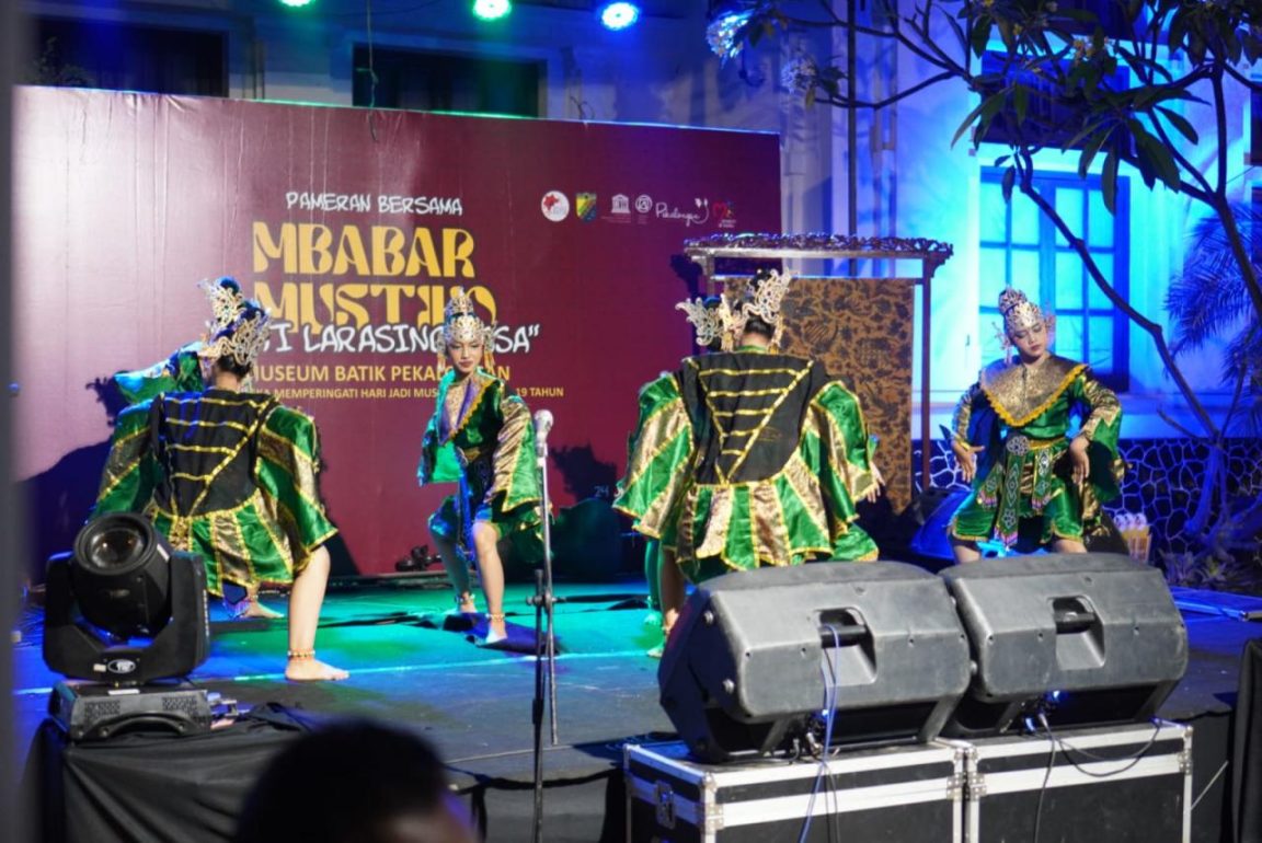 Museum Batik Pekalongan rayakan HUT ke-19 dengan pameran "Titi Larasing Rasa", tampilkan karya maestro batik lintas daerah dan generasi.