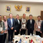 Menperin Agus promosi batik di Osaka 2025, dorong ekspor, pelestarian budaya, dan industri kreatif lewat pameran dan inovasi teknologi.