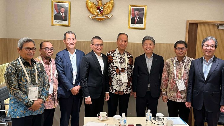 Menperin Agus promosi batik di Osaka 2025, dorong ekspor, pelestarian budaya, dan industri kreatif lewat pameran dan inovasi teknologi.