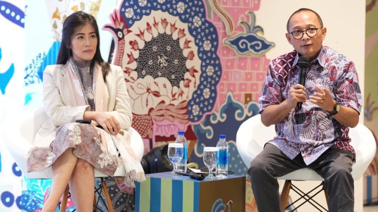 Generasi muda dorong transformasi batik jadi simbol gaya hidup berkelanjutan, lewat inovasi, digitalisasi, dan pelestarian budaya.