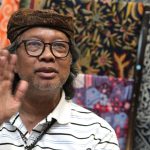 APBBI lahir dari akar rumput perajin batik, bertahan di masa krisis, dan terus menenun solidaritas, inovasi, serta mimpi menuju ranah global.