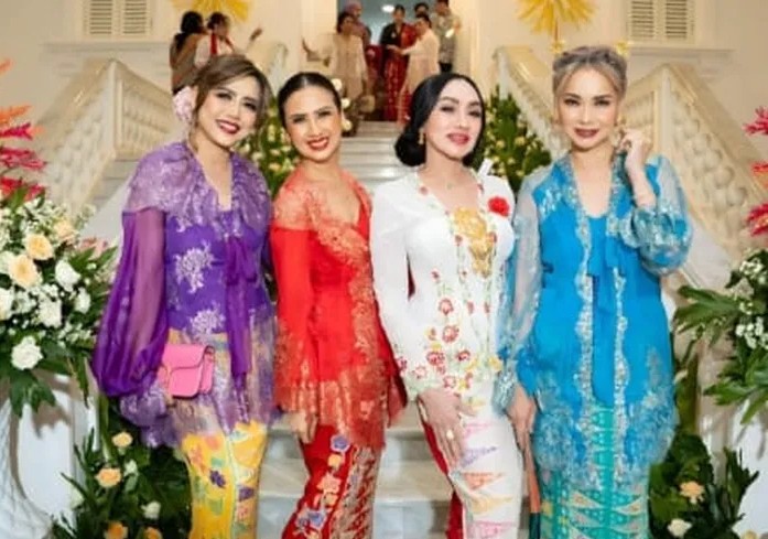Peragaan Kebaya Betawi di Balai Kota Jakarta tampilkan akulturasi budaya, batik, dan pesan pelestarian jelang 500 tahun Jakarta.