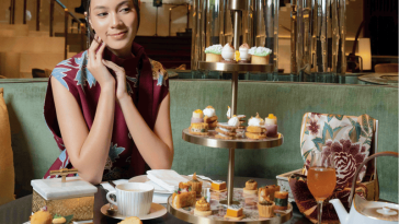 St. Regis Jakarta rayakan Kemerdekaan RI lewat Afternoon Tea berlapis cerita Iwan Tirta dan sentuhan batik elegan sepanjang Agustus.