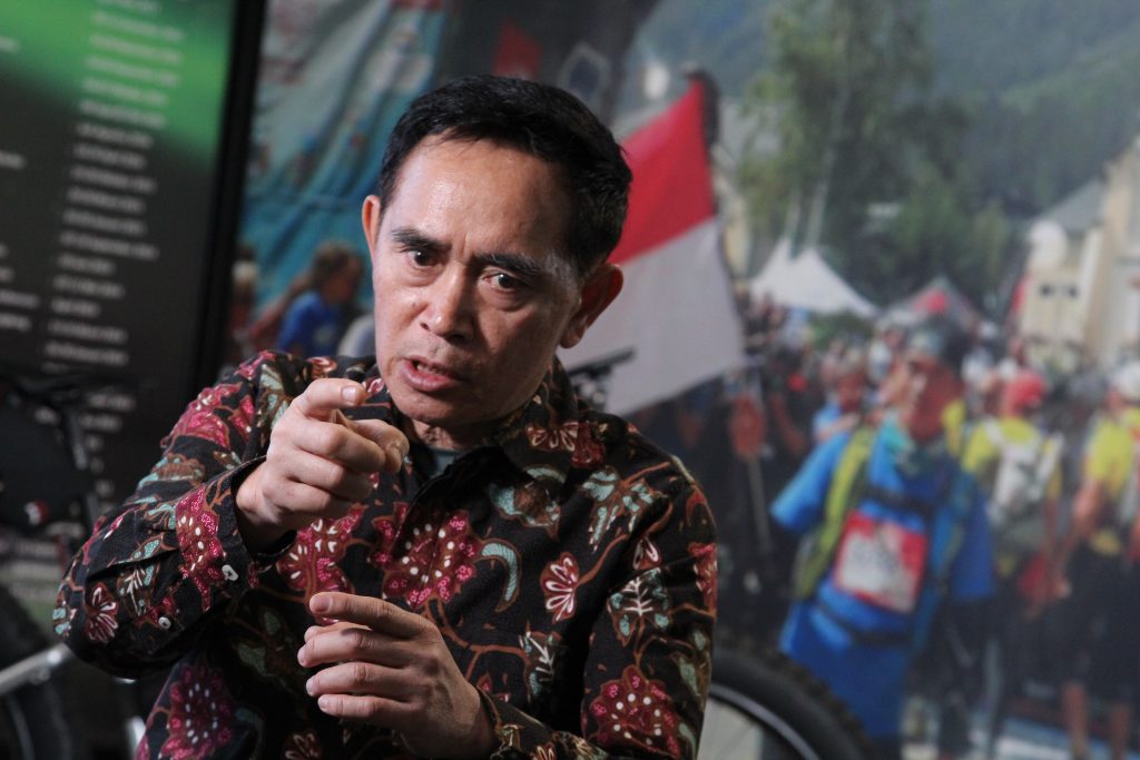 Hendra Widjaya, dari pengusaha garmen hingga petualang ekstrem: bersepeda ke Mekkah, menantang Himalaya, dan menjaga nilai batik.