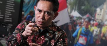 Hendra Widjaya, dari pengusaha garmen hingga petualang ekstrem: bersepeda ke Mekkah, menantang Himalaya, dan menjaga nilai batik.