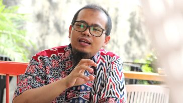 dr. Oke Kadarullah, Sp.THT-KL:  Batik dan Perjalanan Hidup Seorang Dokter THT