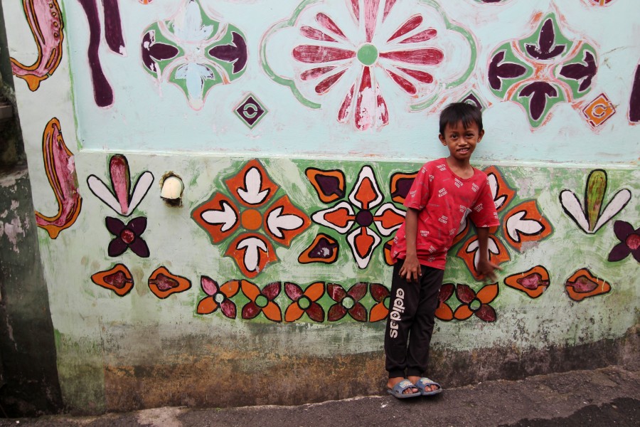 Mural batik di Kampung Batik Cibuluh