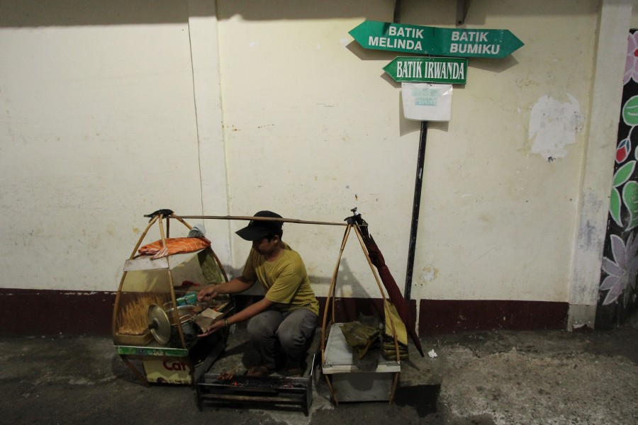 Papan penunjuk arah workshop batik Cibuluh