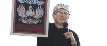 Integrasi AI dan batik jaga nilai budaya, percepat desain, lindungi HAKI, tarik minat Gen Z lewat buku Revolusi Batik AI.