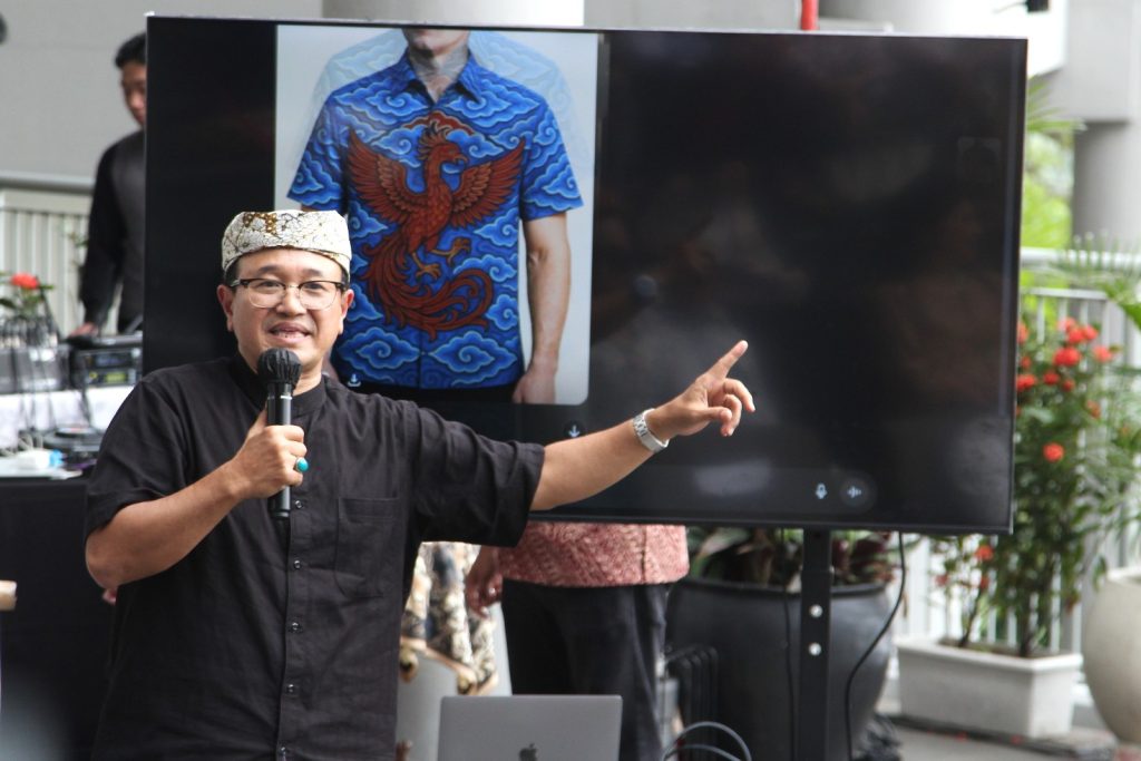 Komarudin Kudiya, penulis buku Revolusi Batik AI