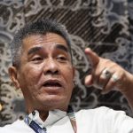 Dudung Aliesyahbana mengungkapkan perihal tradisi dan inovasi batik untuk membuka ruang teknologi, dan menggugah kesadaran generasi baru.