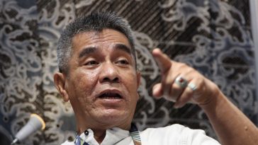 Dudung Aliesyahbana mengungkapkan perihal tradisi dan inovasi batik untuk membuka ruang teknologi, dan menggugah kesadaran generasi baru.