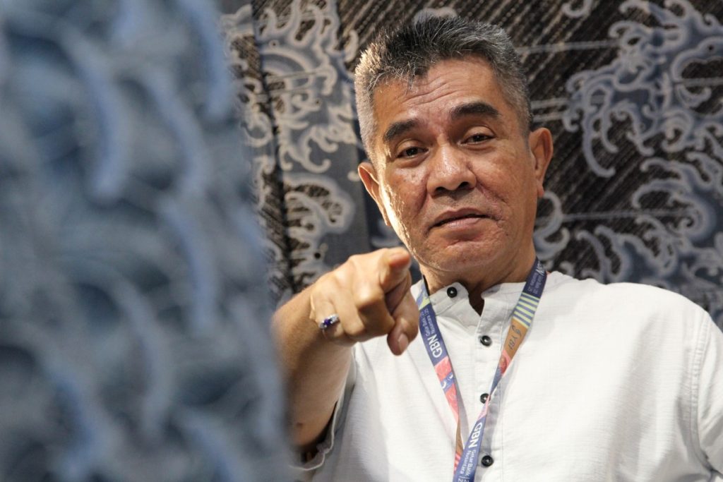 Dudung Aliesyahbana maknai batik sebagai refleksi spiritual, warisan budaya, dan medium kontemplasi yang relevan di era digital.