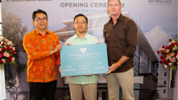 Kiri ke Kanan: Kepala Dinas Pariwisata Provinsi Bali Bapak I Wayan Sumarajaya, Pemilik PT Geralcio Berkat Bersama Bapak Freddy Wijaya, CEO Archipelago Bapak John Flood