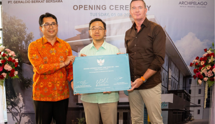 Kiri ke Kanan: Kepala Dinas Pariwisata Provinsi Bali Bapak I Wayan Sumarajaya, Pemilik PT Geralcio Berkat Bersama Bapak Freddy Wijaya, CEO Archipelago Bapak John Flood