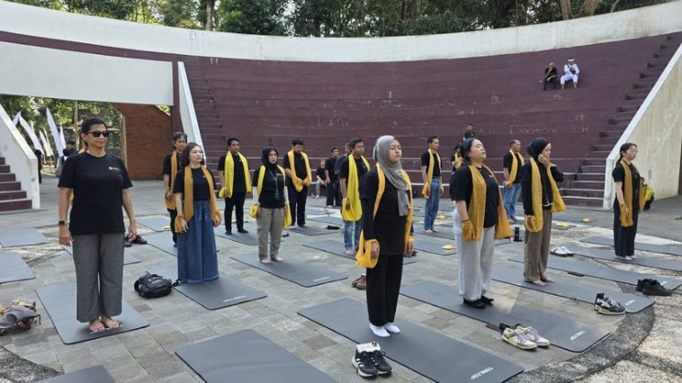 Lokakarya di Karangkamulyan bahas pelestarian budaya Parahyangan Timur lewat yoga, desa kerajinan, dan wisata kesehatan berbasis budaya.
