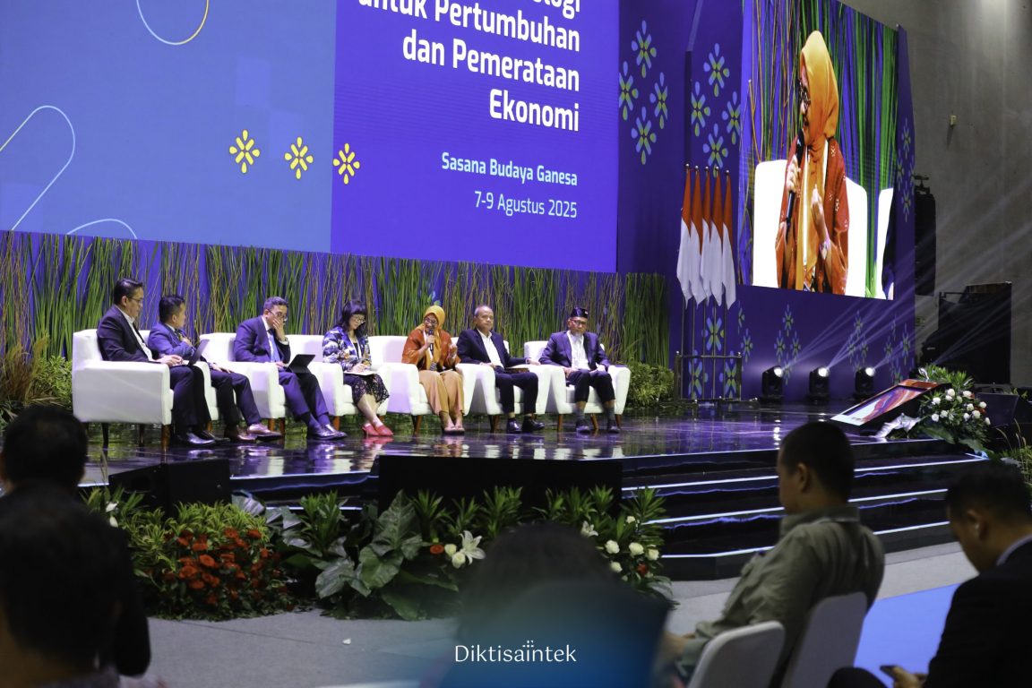 KSTI 2025 soroti hilirisasi teknologi. BUMN tekankan kolaborasi riset–industri dan SDM unggul untuk kedaulatan teknologi Indonesia.