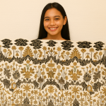 Batik Cirebon motif Taman Telaga Teratai: simbol kemurnian dan kesejahteraan, warisan budaya yang indah dan sarat makna.