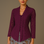 Batik Lasem motif Watu Kricak melambangkan keteguhan, kesabaran, dan kerendahan hati. Filosofi sederhana namun sarat makna kehidupan.