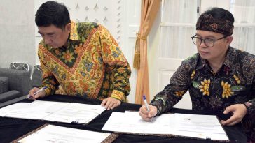 Badan Bahasa & Pemkab Garut teken nota kesepakatan penguatan literasi, pelestarian bahasa daerah, dan peningkatan kompetensi guru.