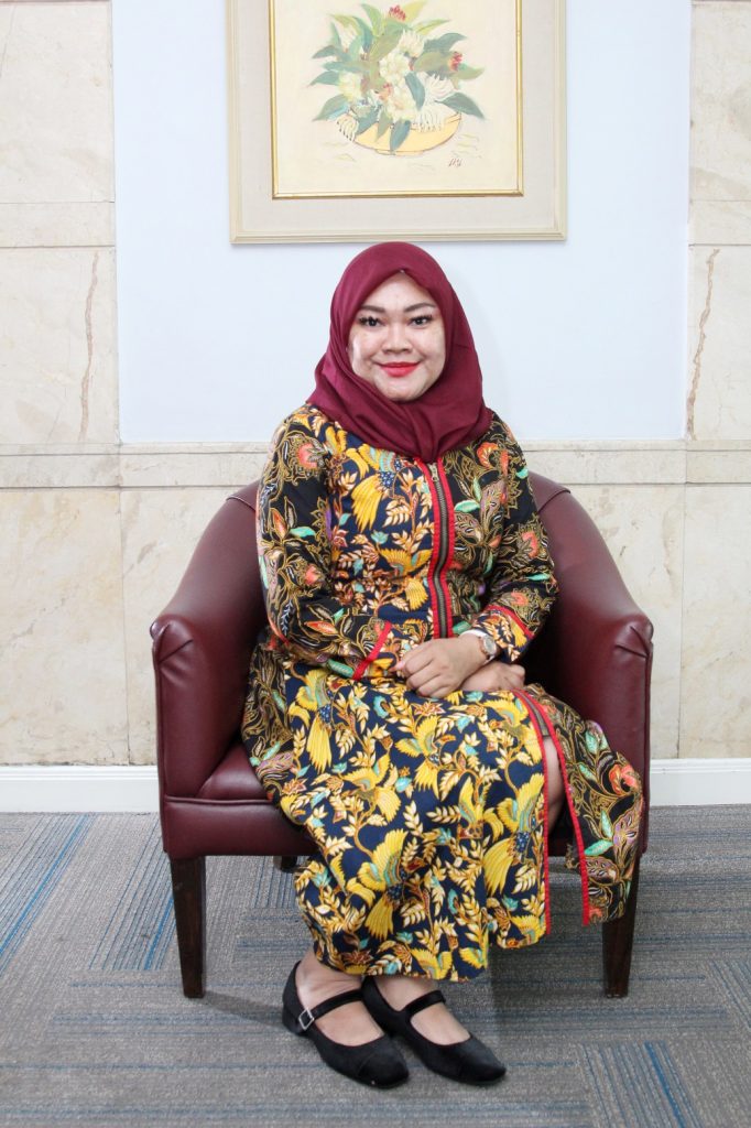 Novida Anggraini, akademisi & pengusaha Batik Madura, pimpin DPC IWAPI Jaktim. Dorong UMKM perempuan berdaya lewat digitalisasi & ekspor.