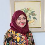 Novida Anggraini, akademisi & pengusaha Batik Madura, pimpin DPC IWAPI Jaktim. Dorong UMKM perempuan berdaya lewat digitalisasi & ekspor.