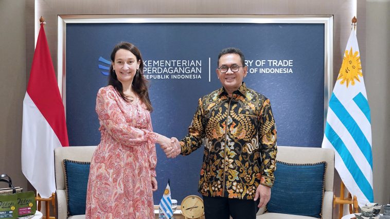 Mendag RI Budi Santoso bertemu Wakil Menlu Uruguay Valeria Csukasi bahas percepatan kerja sama dagang bilateral dan melalui Mercosur.
