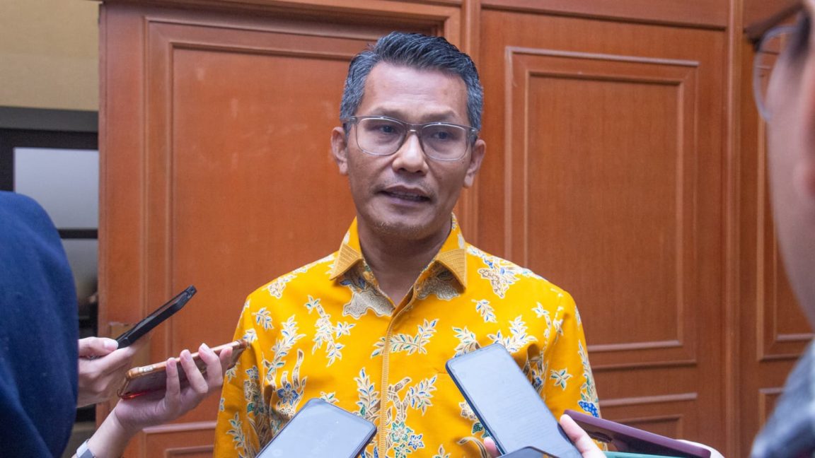 Kemenperin tegaskan impor TPT kini lebih selektif dan transparan. PDB tekstil tumbuh 4% di awal 2025, jadi harapan baru industri nasional.