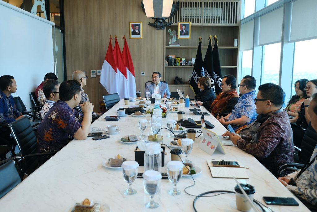 Menteri Ekonomi Kreatif dukung LMKN perkuat tata kelola royalti musik berbasis digital, pastikan kesejahteraan pemilik hak musik Indonesia.