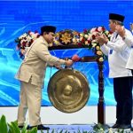 Presiden Prabowo resmi membuka APKASI Otonomi Expo 2025 di BSD, ajang promosi potensi daerah dan peluang investasi nasional.
