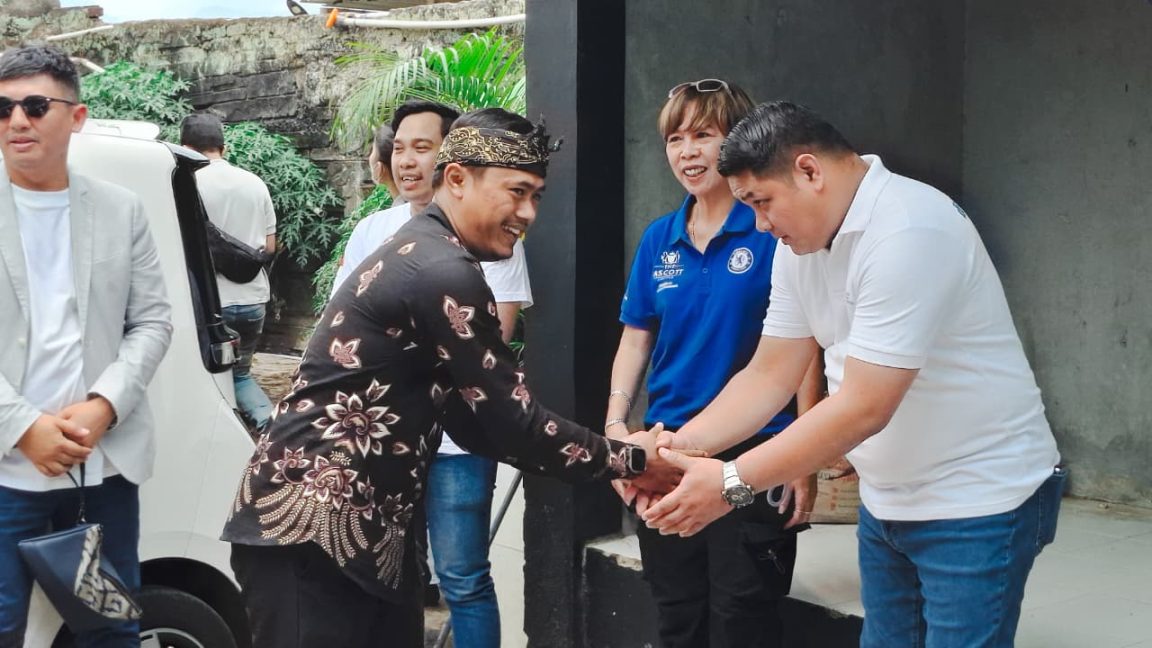 Ascott Area Bandung rayakan World Cleanup Day 2025 dengan aksi bersih-bersih & donasi di Pesantren Majalaya, wujud komitmen Ascott CARES.