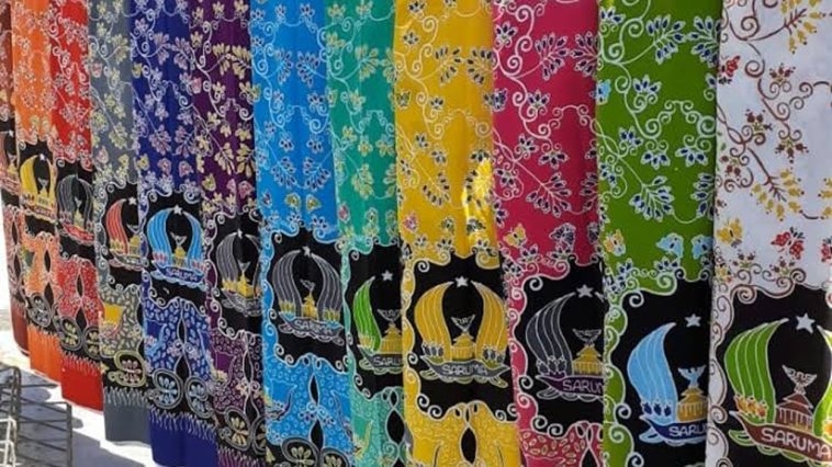Kemenkumham Malut dampingi pendaftaran merek Batik Citra Bacan, dorong produk lokal terlindungi hukum dan bersaing global.