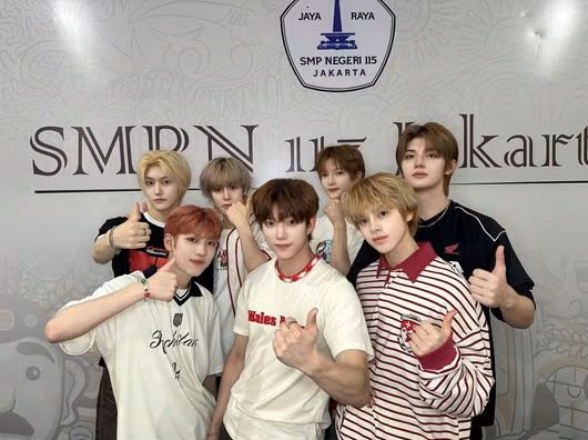 Grup K-Pop ARrC promosikan mini album ‘HOPE’ di Indonesia lewat kunjungan sekolah, kolaborasi, dan Awesome Fest, disambut meriah fans.