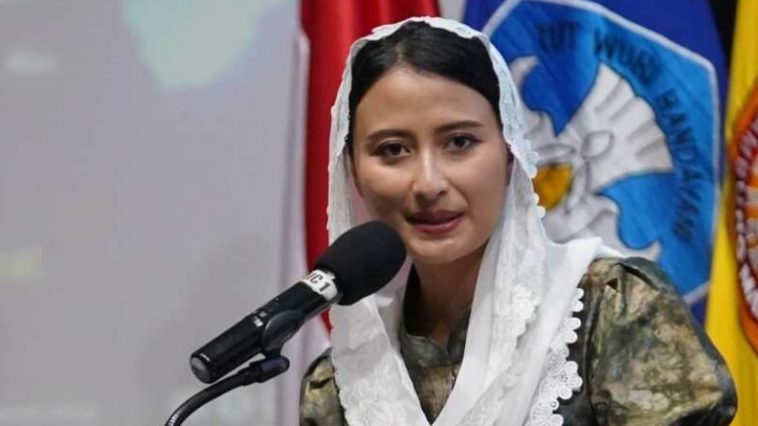 APEC dorong UMKM, khususnya milik perempuan, agar masuk rantai nilai global lewat fasilitasi perdagangan, digital, dan akses pasar.