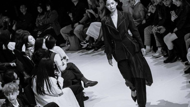 Kemenparekraf buka IDE.IND 2025, program pelatihan dan pameran gratis bagi desainer di 6 provinsi untuk dorong fesyen lokal berdaya saing global.