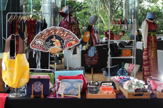Avenzel Hotel Cibubur rayakan Hari Batik dengan booth Kriakara & workshop canting gratis, hadirkan pengalaman budaya unik bagi tamu.