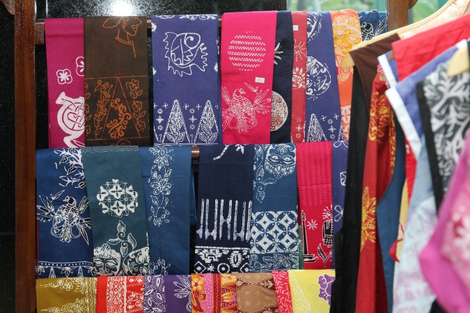 Avenzel Hotel Cibubur rayakan Hari Batik dengan booth Kriakara & workshop canting gratis, hadirkan pengalaman budaya unik bagi tamu.