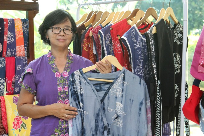Indri, pemilik brand Omamola Batik & Craft