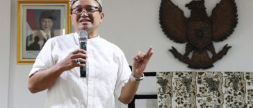 KMPIG menjaga keaslian dan mutu Batik Cirebon lewat sistem Indikasi Geografis, digitalisasi, dan pelestarian nilai budaya lokal.