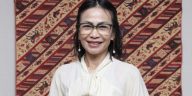 YBI dorong perajin batik beradaptasi di tengah ekonomi lesu lewat produk terjangkau, pameran rutin, dan kejujuran dalam produksi.