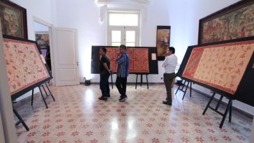 Pameran Nusawastra Silang Budaya 2025 (11–17 Okt di Jakarta) pamerkan kain wastra Nusantara, termasuk gringsing Bali & workshop kreatif.