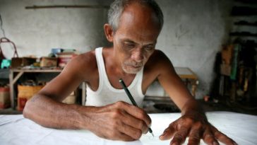 Menakar titik ide penciptaan motif batik: keotentikan perajin sebagai sumber nilai, perlindungan hak, dan strategi budaya berkeadilan untuk.