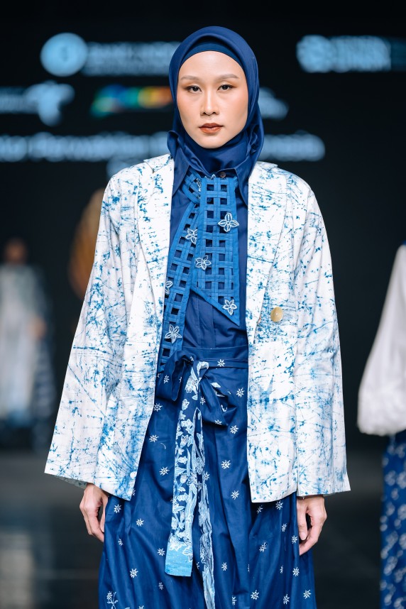 Batik Widayati hadirkan “Kun Anta, Blossom As You Are”, koleksi batik alami yang rayakan keanggunan dan ketangguhan perempuan.